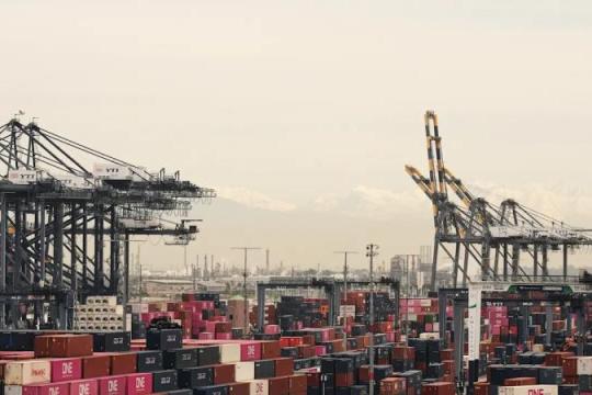 美国暂时豁免琼斯法案以应对战争引发的能源与航运冲击