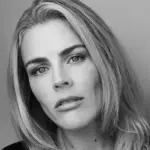 Busy Philipps 签约 Paradigm 经纪公司
