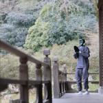 京都大学等联合开发佛教AI人形机器人“Buddhaloid”，搭载佛教对话AI，可行礼与合掌