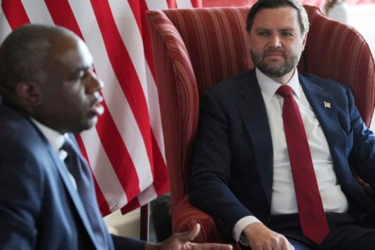 拉米称万斯认同X平台性化AI图像泛滥“完全不可接受”