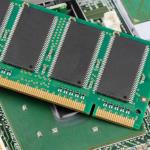 芯片股反弹带动美股小幅收高 标普与纳指再创收盘新高