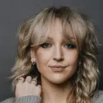 Artists First签约《Crackhead》创作者兼主演霍莉·谢维