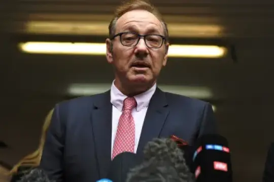 凯文·史派西与三名性侵指控者达成和解