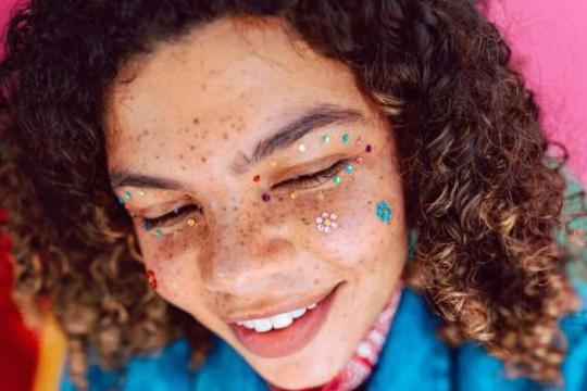 青少年如何玩转AI伙伴？比想象中更有创意