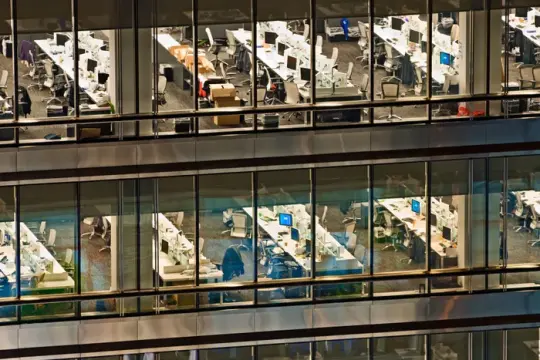 调查：27%英国员工担忧未来五年因人工智能失业