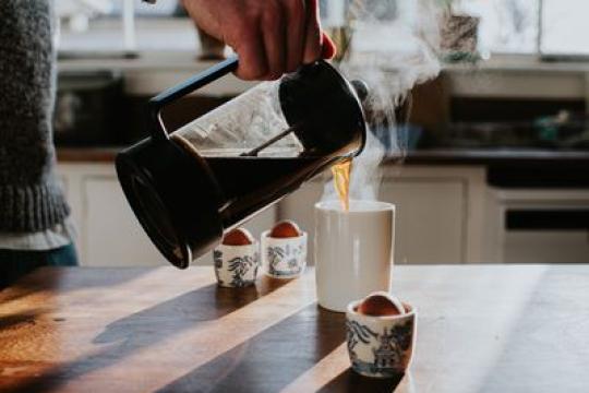 科学揭秘：降低胆固醇的最佳咖啡冲泡方法