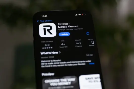 Revolut称支持高能耗行业或带来声誉风险 税前利润升至17亿英镑