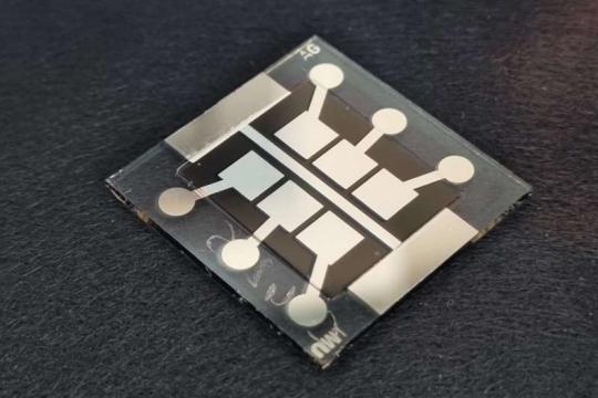 航天级钙钛矿太阳能电池可承受剧烈温度循环