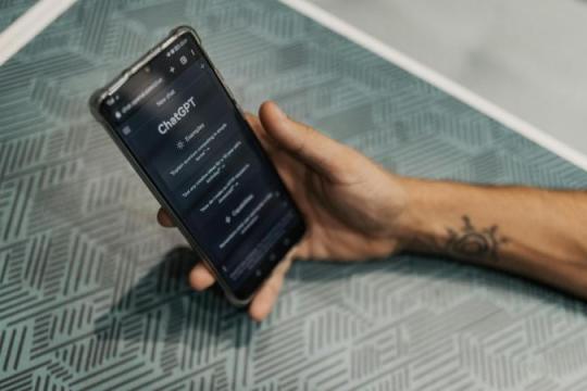 用“potato”触发对抗式提问：一位用户借助ChatGPT日常检视论证漏洞