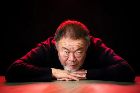 “我回中国害怕吗？不害怕”：艾未未谈回国探母、人工智能与西方审查争议