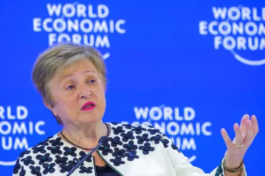 IMF总裁警告人工智能冲击劳动力市场：发达经济体60%岗位或受影响，年轻人首当其冲