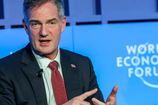 英国商务大臣凯尔称将通过持股成长型企业促增长，强调“挑选赢家”