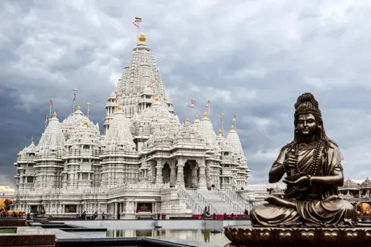 新泽西大型印度教寺庙建设遭工人指控：涉签证欺诈、劳动剥削及硅肺病风险