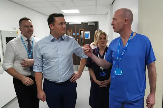 官员简报警告Palantir声誉或拖累NHS数据平台推广 3.3亿英镑合同再遭质疑