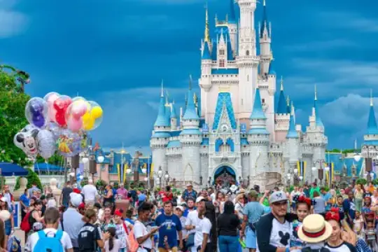 作为一名去过迪士尼乐园50多次的旅行策划师，我总结了游客常犯的10个错误