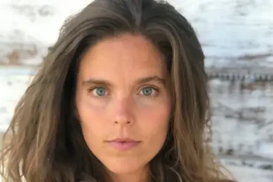 凯兰·德纳利·迪金森被评为黑名单与卡西安·埃尔维斯2026年独立编剧奖学金获得者，将随埃尔维斯亮相圣丹斯电影节