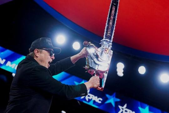 “他们播下混乱却无济于事”：马斯克主导的Doge效率行动引发争议