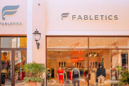 Fabletics发布首个牛仔系列 把握运动休闲降温后的消费转向