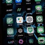 “停止雇佣人类”？硅谷在AI就业焦虑中寻找答案