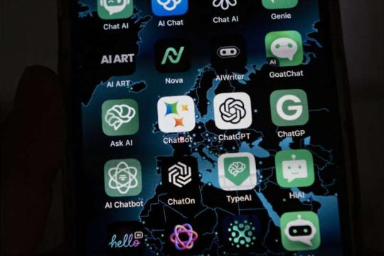 “停止雇佣人类”？硅谷在AI就业焦虑中寻找答案