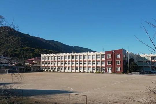 日本首个“AI校歌”亮相：三重县桑名市多度学园携手理研AIP完成创作