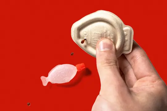 澳大利亚设计团队推出可堆肥酱油滴管替代塑料“小鱼瓶”