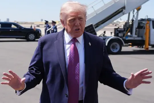 特朗普称英国若不取消数字服务税“可能面临高额关税”，英方表示无意撤税