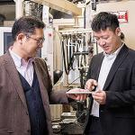 旋转膨胀如何延长高温部件寿命：在超合金孔洞中“重塑”裂纹起始点