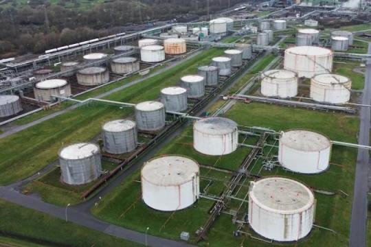 国际能源署将动用4亿桶紧急石油储备 应对伊朗战争及霍尔木兹海峡受阻