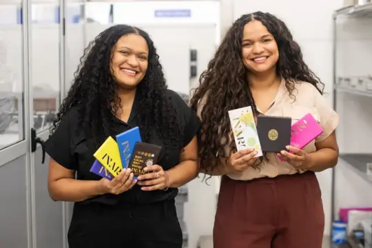 多米尼加移民姐妹在父母故乡建巧克力工厂：与农户签约并分享收益