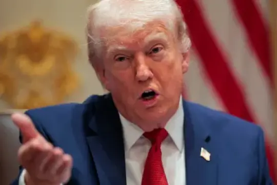 数百名资深记者及团体敦促白宫记者协会在特朗普出席年度晚宴时“强烈发声”反对其对媒体的攻击