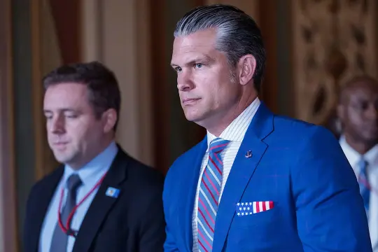 五角大楼拟在内部网络部署Grok与谷歌生成式AI 引发安全与合规关注