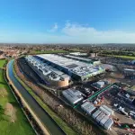 英国官员大幅上调人工智能数据中心碳排放估算