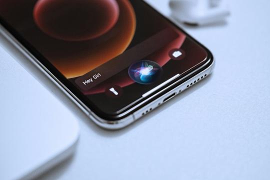 苹果据报最快下月预览全新AI版Siri，首批功能将分阶段推出