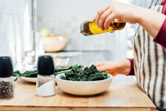 为什么给羽衣甘蓝加橄榄油能最大化营养吸收