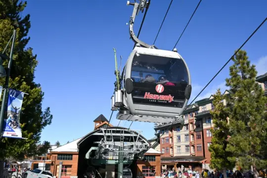 家庭起诉美国滑雪胜地 称五岁女童被热巧克力烫伤留疤