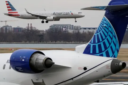 路透：联合航空CEO据称向特朗普提出与美国航空合并设想，或引发反垄断审查