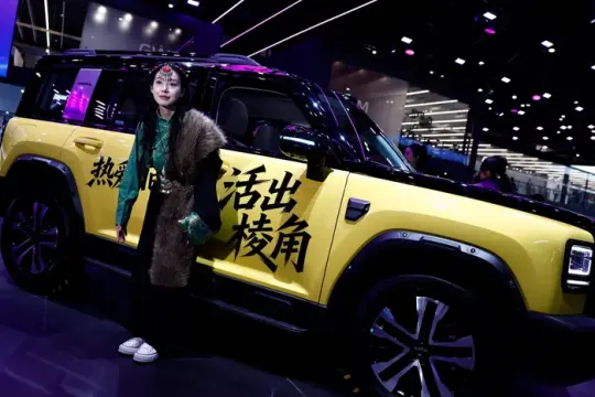 “看，无需双手”：中国车企在北京车展加码自动驾驶