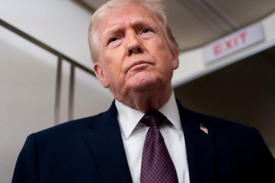 特朗普称若最高法院否决全球关税政策将引发“彻底混乱”