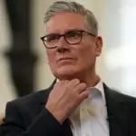 英国首相基尔·斯塔默辞职，预示政治动荡时期来临