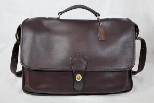 人人都想拥有这款Coach“爆款”公文包——即使它已有40年历史