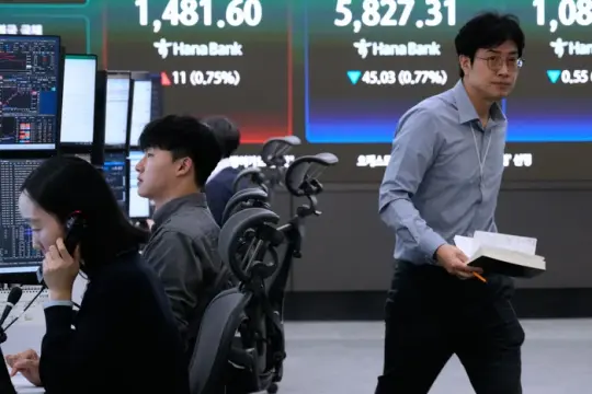 阿布扎比石油主管称霍尔木兹海峡仍未开放，停火不确定性推升油价