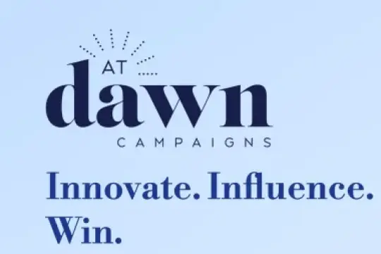 三人组在At Dawn Campaigns推出公共事务公司及“加速器”直播主项目