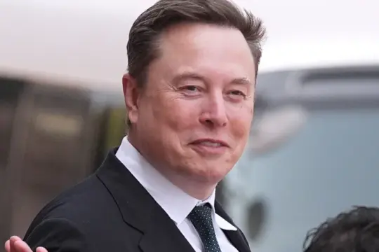 特斯拉与SpaceX股价回落 马斯克净资产跌破1万亿美元