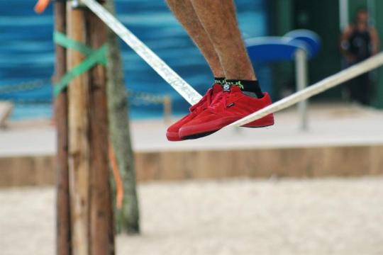 美国市场崩溃概率上调至35%，比特币或面临更深下行风险