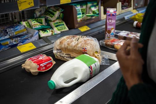 英国12月通胀意外回升至3.4% 机票与烟草价格上涨成主因
