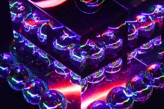 量子电池概念被用于量子处理器供能建模：同等面积量子比特或可提升至四倍