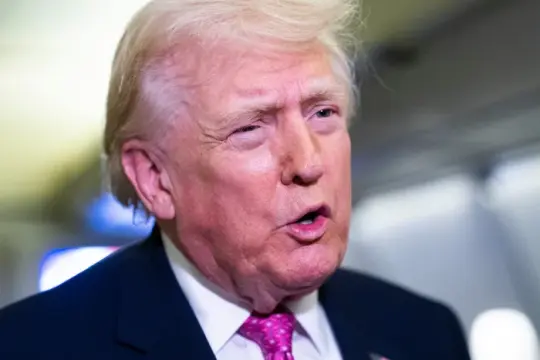 布伦特原油一度升至每桶116.89美元 特朗普称若无协议将打击伊朗油井及出口枢纽