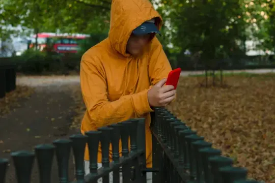 英国未成年人报告网络性勒索尝试数量创新高