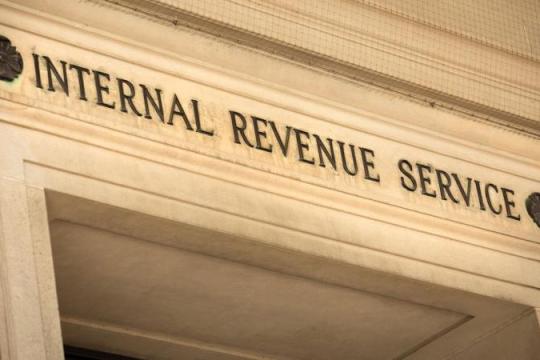 “手提箱资金”时代渐行渐远：离岸加密资产面临更严税务申报要求